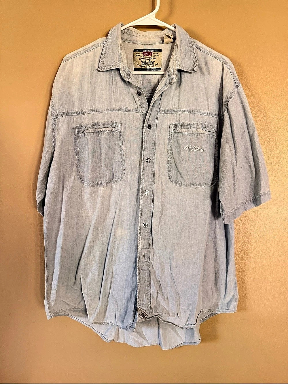 Vintage Levi’s Light Wash Denim Short Sleeve Shirt L Real Indigo